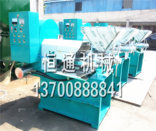 手搖榨油機將逐漸被取代